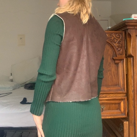 Faux leather and fur vest - Picture 4 of 4
